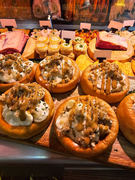 Roast Beef Yourkshier Puddings With Pepper Sauce