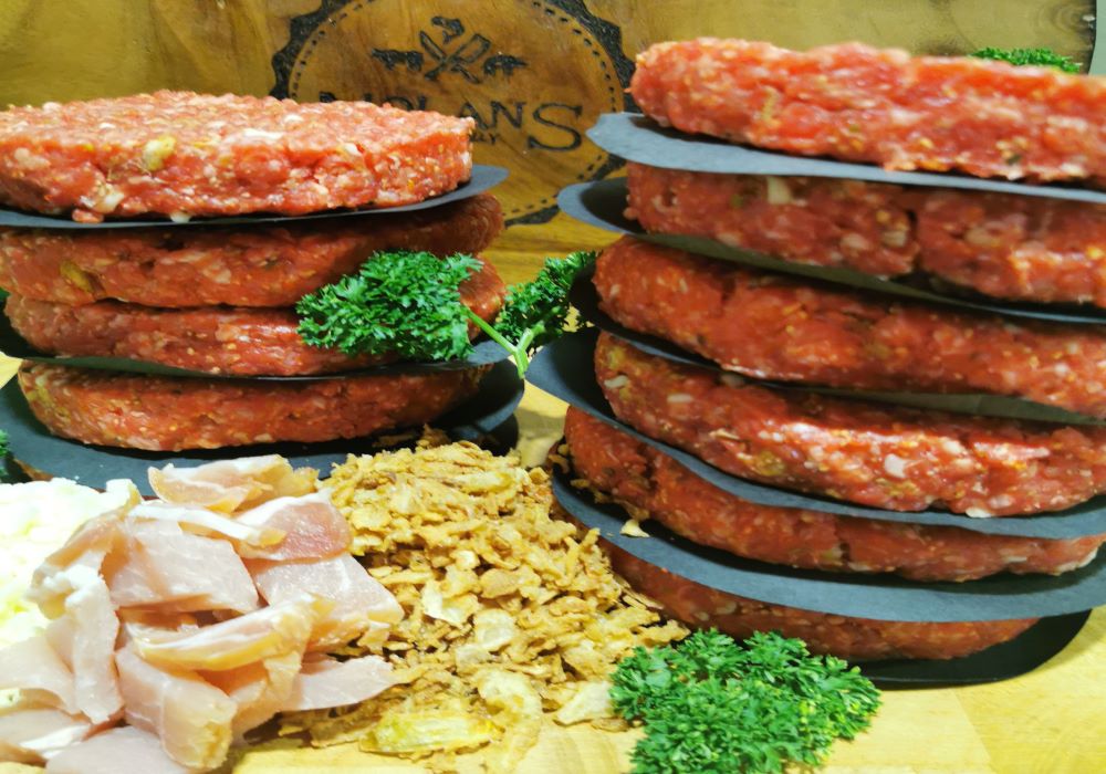 Gourmet Half Pounder steak burgers 4 for €10.99